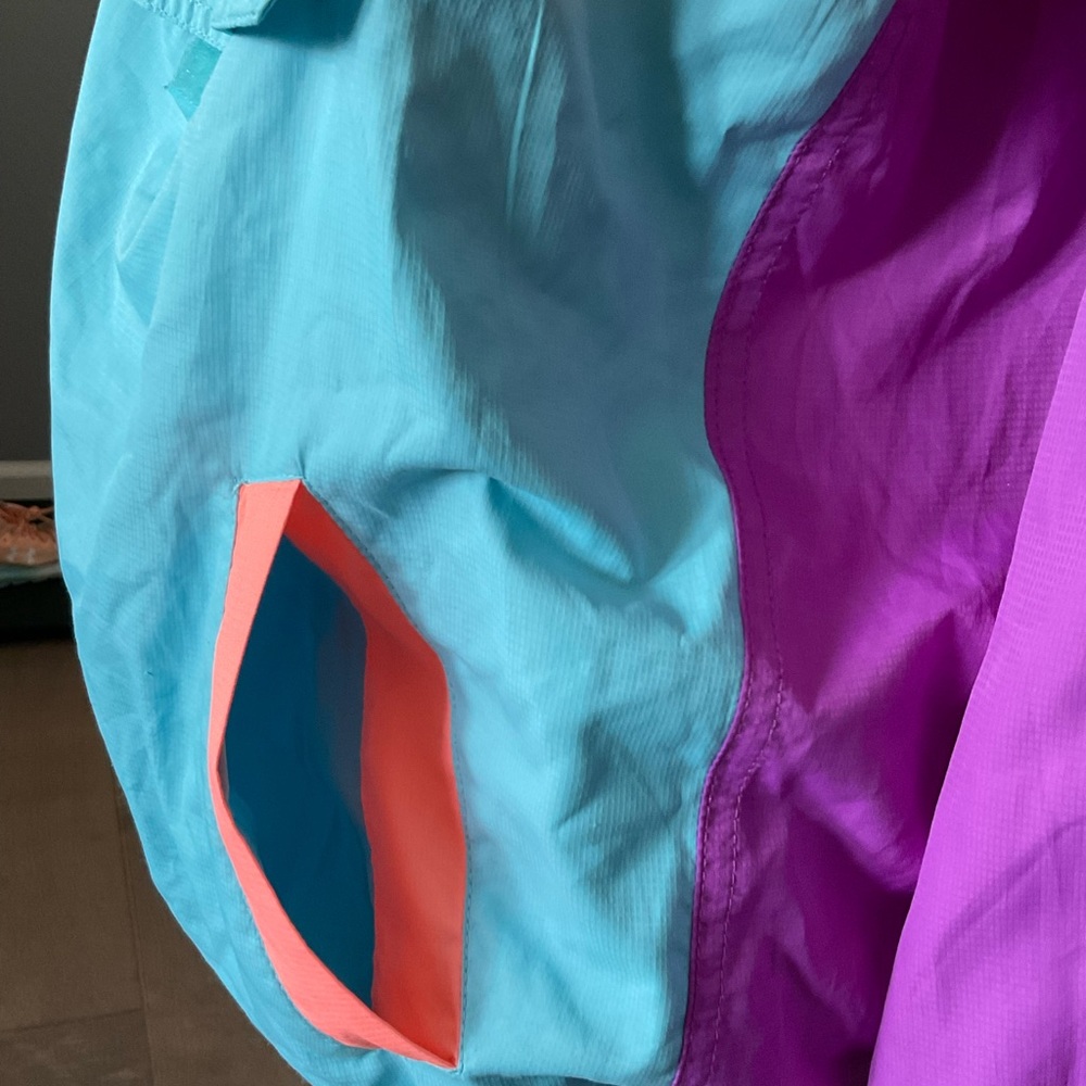 Colorblock Lightweight Half-Zip Pullover - image 6